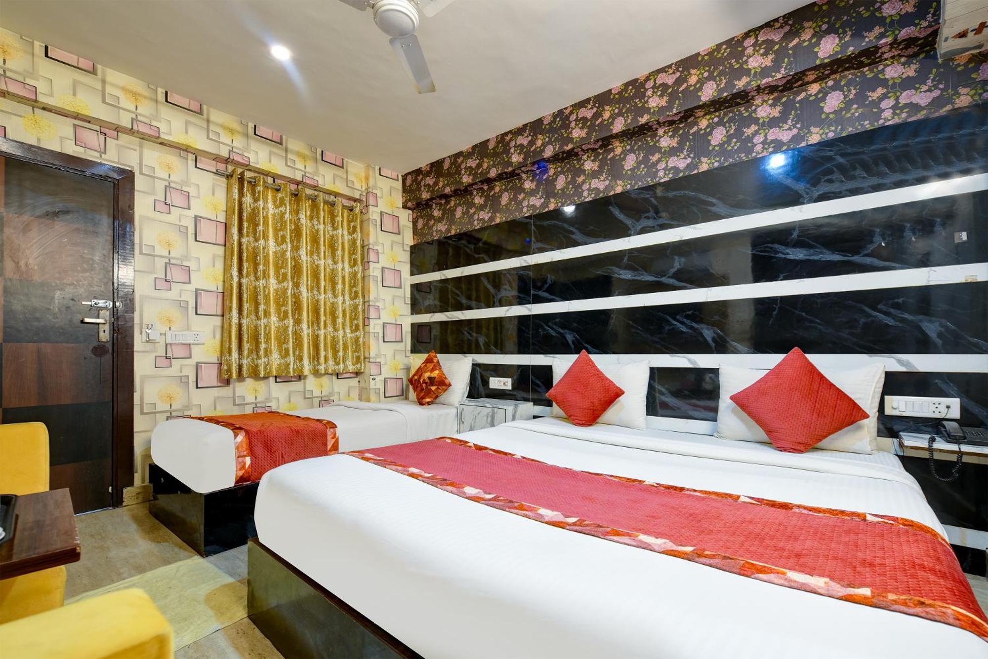 Emerald At Airport Hotel 3*